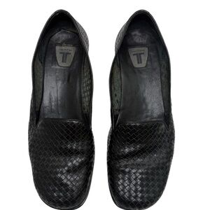 TROTTERS Weave Style Heeled Black Leather Loafers Size 9.5